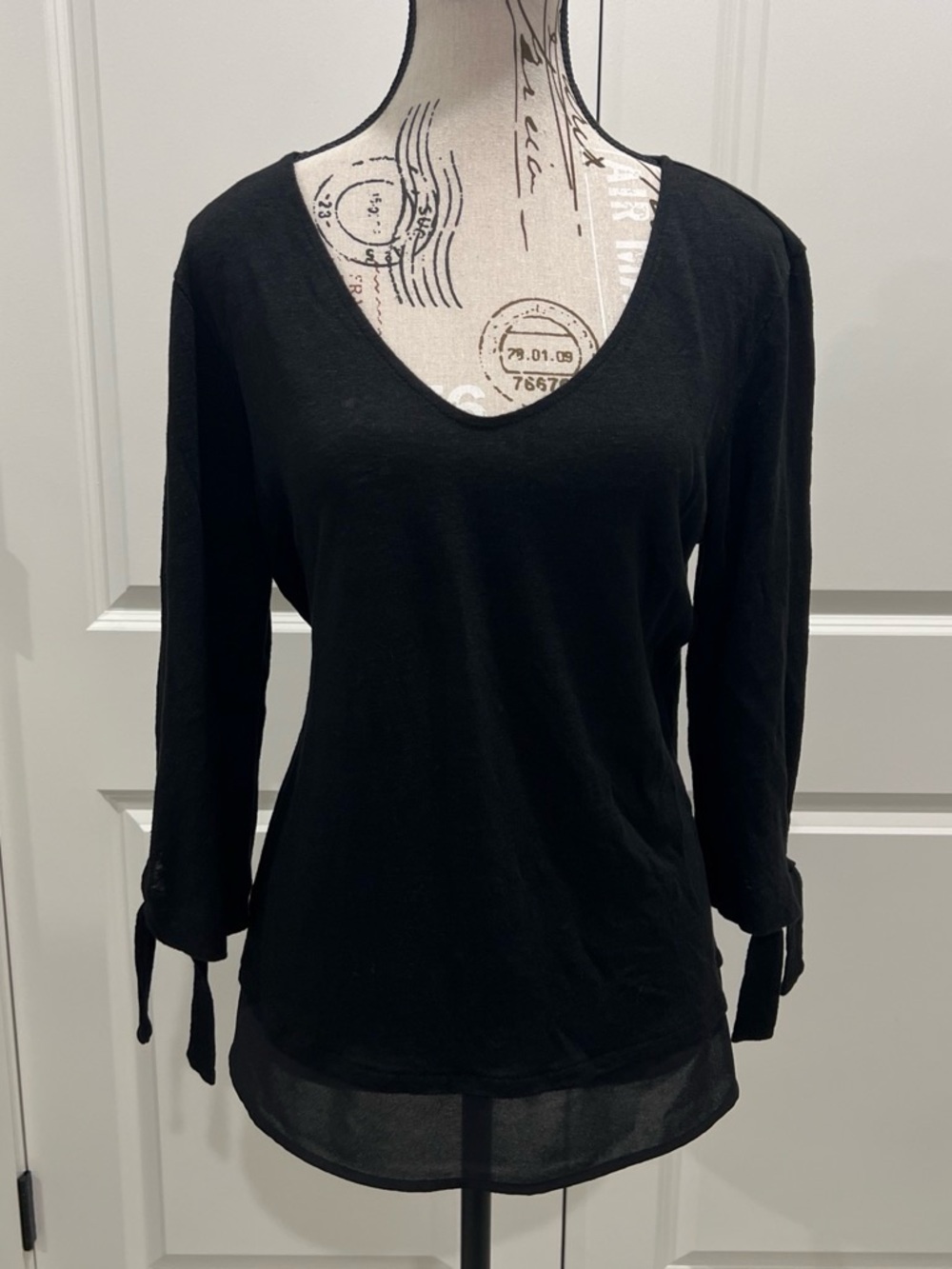 Sanctuary Black V-Neck Tie-Sleeve Sweater, Large